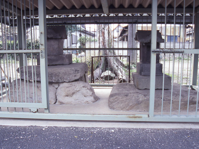 古塚古墳石棺の写真
